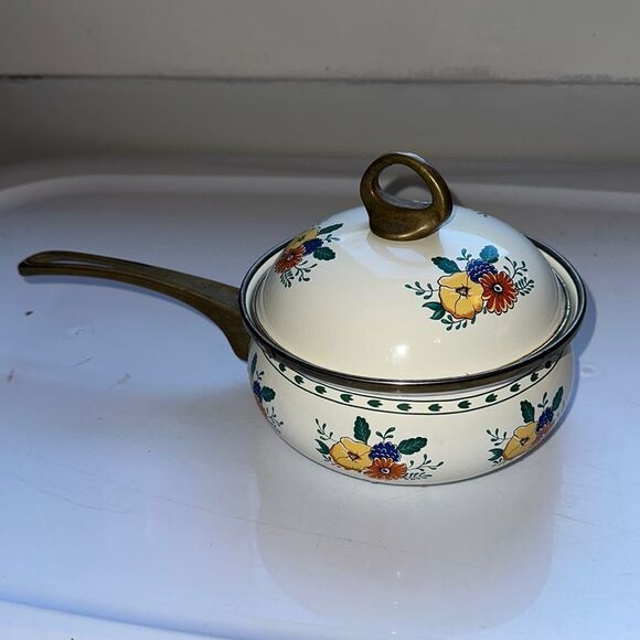 Vintage white enamelware painted floral small saucepan with brass handle - Picture 1 of 8